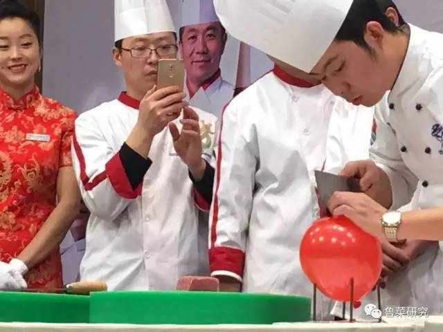 中华鲁菜技艺工匠表演团巡演泰山站暨山东省鲁菜研究会泰山分会成立揭牌仪式活动圆满成功