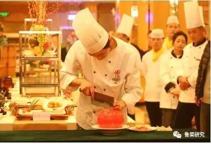 首届中华鲁菜技艺工匠表演团来济巡演
