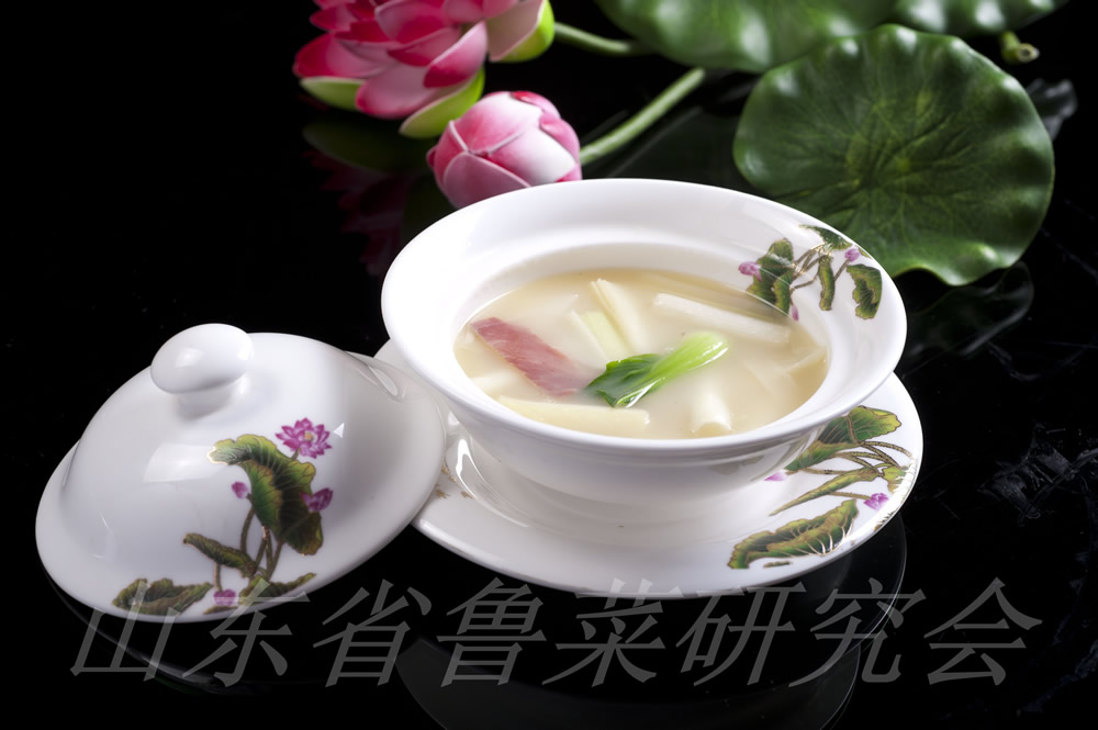 奶汤蒲菜